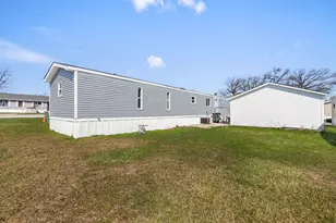 3515 Barb Ave, Park City, IL 60085 - Photo 17