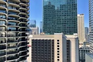 300 N State St, Chicago, IL 60654 - Photo 5