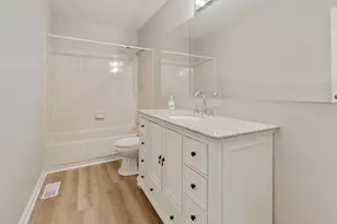 3245 Gresham Ln E, Aurora, IL 60504 - Photo 19