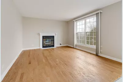 3245 Gresham Lane E, Aurora, IL 60504 - Photo 9