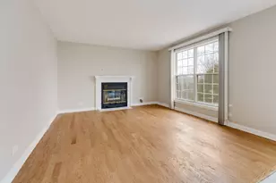 3245 Gresham Ln E, Aurora, IL 60504 - Photo 9