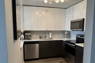 33 W Delaware Pl, Chicago, IL 60610 - Photo 3