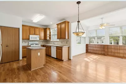 647 S Cadillac Circle, Romeoville, IL 60446 - Photo 9