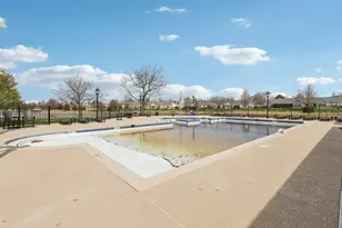 647 S Cadillac Cir, Romeoville, IL 60446 - Photo 35