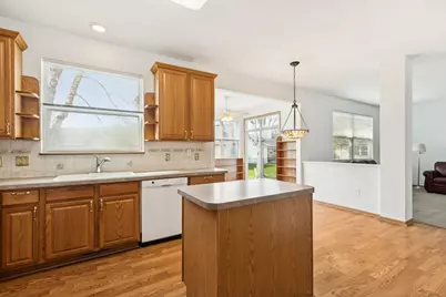 647 S Cadillac Circle, Romeoville, IL 60446 - Photo 11