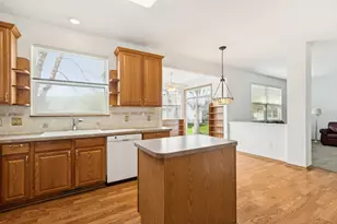 647 S Cadillac Cir, Romeoville, IL 60446 - Photo 11