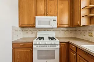 647 S Cadillac Cir, Romeoville, IL 60446 - Photo 17