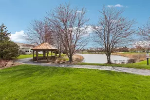 647 S Cadillac Cir, Romeoville, IL 60446 - Photo 33