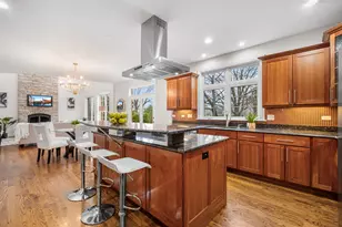 3202 Dell Pl, Glenview, IL 60025 - Photo 9