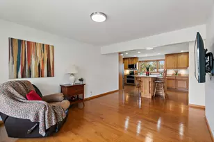 227 Lincoln St, Schaumburg, IL 60194 - Photo 7