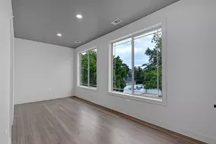 9100 Kenton Ave, Skokie, IL 60076 - Photo 29