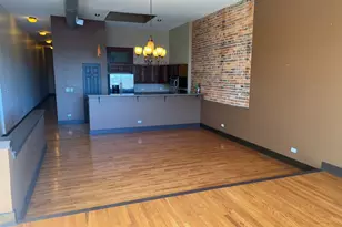 26 E Downer Pl, Aurora, IL 60505 - Photo 9