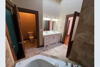 26 E Downer Place #B, Aurora, IL 60505 - Photo 7