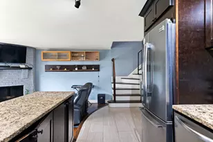 11 Cour Caravelle, Palos Hills, IL 60465 - Photo 11