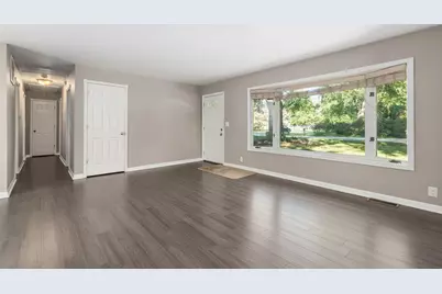 16340 S McGrath Drive, Plainfield, IL 60586 - Photo 5