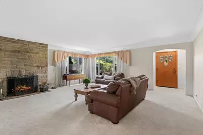 667 N Lake Street, Grayslake, IL 60030 - Photo 5