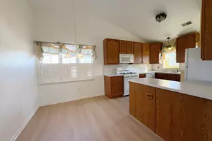 2611 Cedar Glade Dr, Naperville, IL 60564 - Photo 15