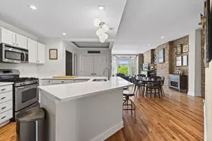 1245 W George St, Chicago, IL 60657 - Photo 13