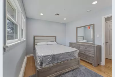 8901 Moody Avenue, Morton Grove, IL 60053 - Photo 11