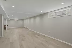 8901 Moody Ave, Morton Grove, IL 60053 - Photo 23