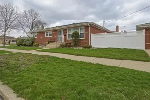 8901 Moody Ave, Morton Grove, IL 60053 - Photo 29