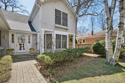 209 E Washington Avenue, Lake Bluff, IL 60044 - Photo 3