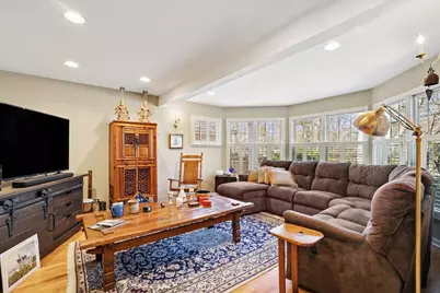 209 E Washington Avenue, Lake Bluff, IL 60044 - Photo 5