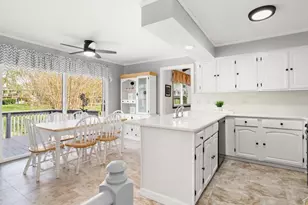 6531 Midhurst Rd, Downers Grove, IL 60516 - Photo 7
