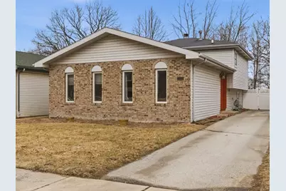 2736 E Goodrich Avenue E, Burnham, IL 60633 - Photo 1