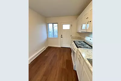 222 S Tryon Street #6, Woodstock, IL 60098 - Photo 5