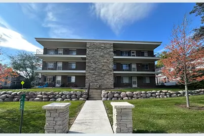 222 S Tryon Street #6, Woodstock, IL 60098 - Photo 1