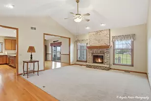 517 Sawgrass Ln, Hampshire, IL 60140 - Photo 7
