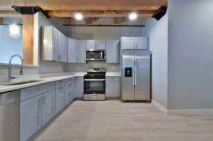 11 E Illinois St, Chicago, IL 60611 - Photo 3