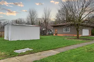 310 N 1st St, Fairbury, IL 61739 - Photo 29