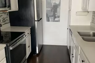 637 E Woodland Park Ave, Chicago, IL 60616 - Photo 13