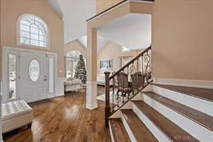 970 Waterside Ct, Aurora, IL 60502 - Photo 3