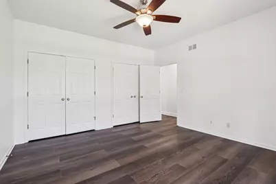 6605 Oakwood Manor Drive, Crystal Lake, IL 60012 - Photo 37