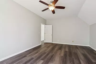 6605 Oakwood Manor Drive, Crystal Lake, IL 60012 - Photo 33