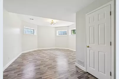 6605 Oakwood Manor Drive, Crystal Lake, IL 60012 - Photo 55