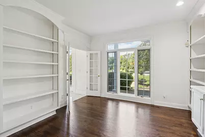 6605 Oakwood Manor Drive, Crystal Lake, IL 60012 - Photo 21