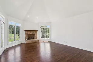 6605 Oakwood Manor Dr, Crystal Lake, IL 60012 - Photo 13