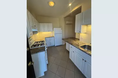 1742 W Estes Avenue #211, Chicago, IL 60626 - Photo 9