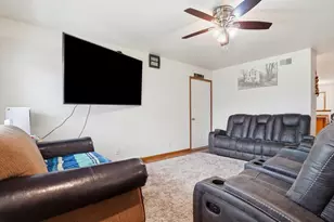 1624 Arrington Dr, North Chicago, IL 60064 - Photo 3