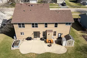 611 Prairie View Ln, Hinckley, IL 60520 - Photo 33