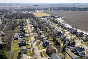 611 Prairie View Ln, Hinckley, IL 60520 - Photo 39