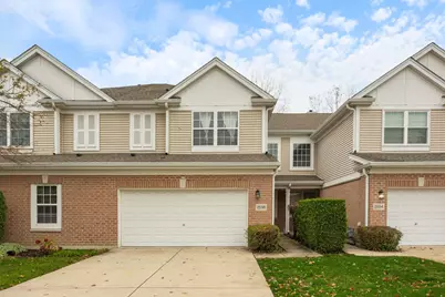 2556 Camberley Circle #2-813, Westchester, IL 60154 - Photo 1