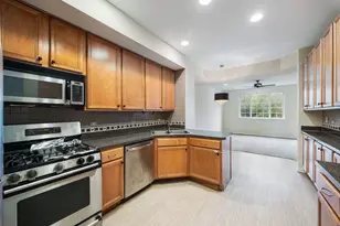 2556 Camberley Cir, Westchester, IL 60154 - Photo 5