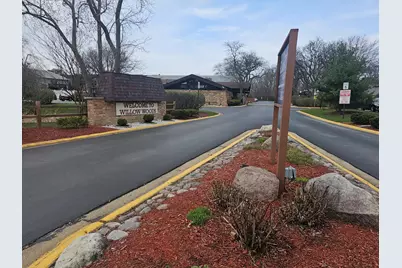 922 Old Willow Road #208, Prospect Heights, IL 60070 - Photo 3