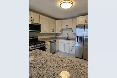 922 Old Willow Road #208, Prospect Heights, IL 60070 - Photo 9