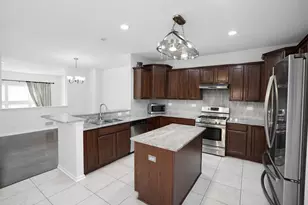 462 Grosvenor Ln, Aurora, IL 60504 - Photo 7